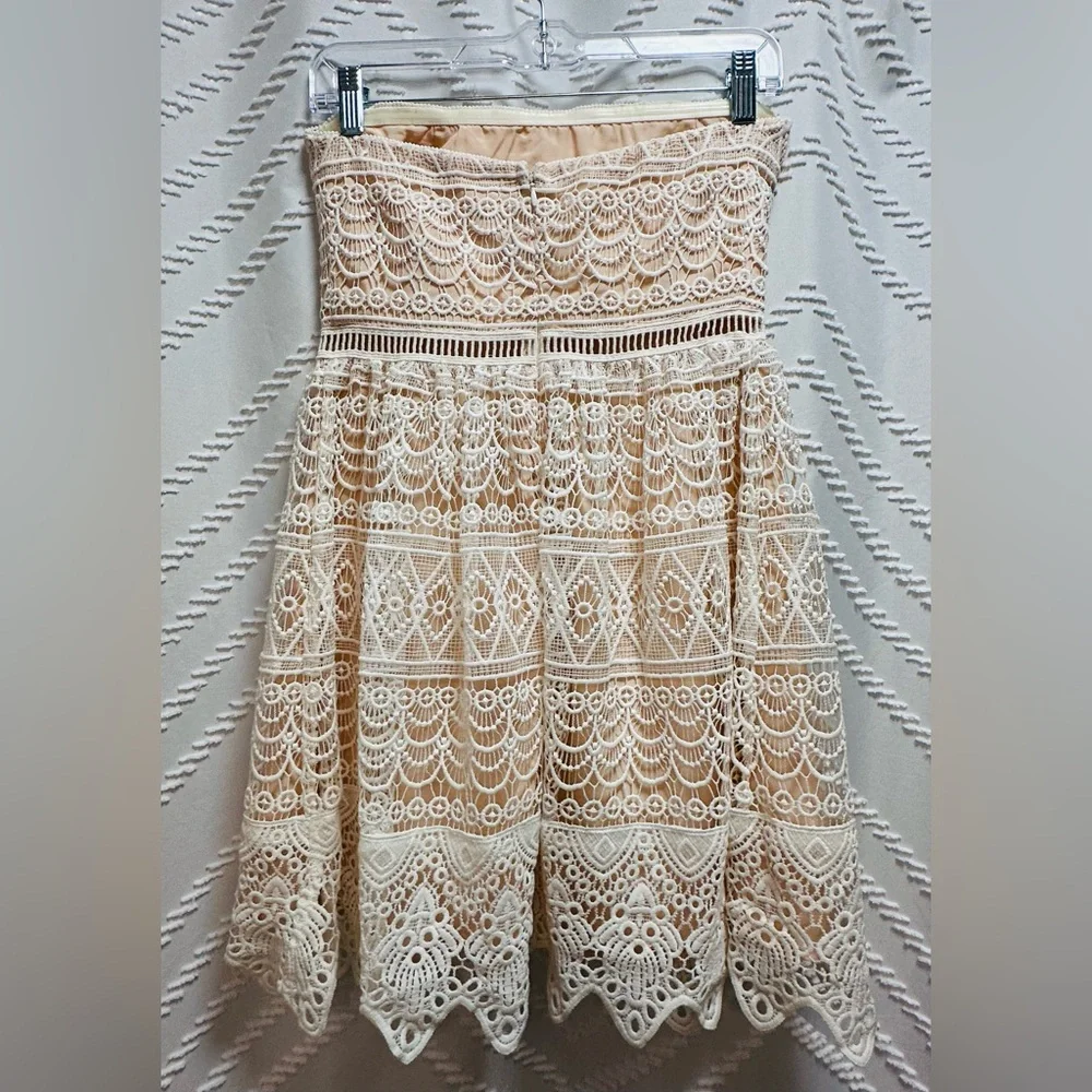 Socialite Lace Strapless Dress Size Small - Picture 3 of 8